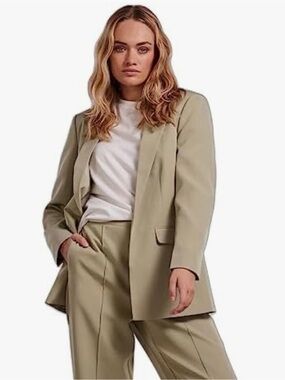 Tailored Olive Green Single-Breasted Blazer